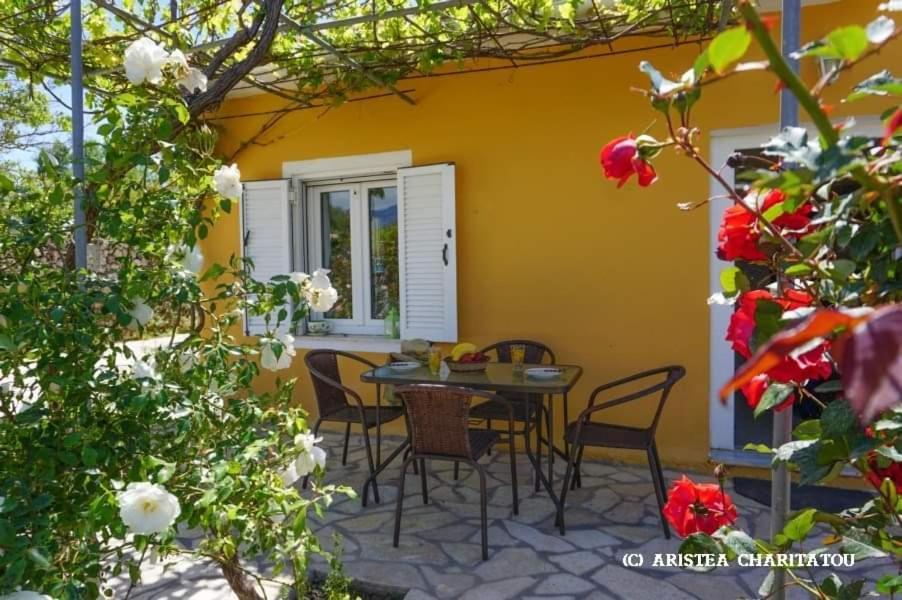 Adonino Residence-The House Of Pomegranates Lakíthra Exterior foto